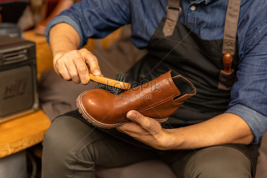 leather shoe maker