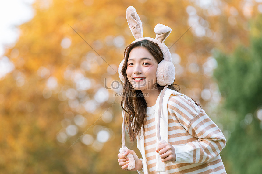 Autumn Sweet Girl Wearing Rabbit Ears Picture And Hd Photos Free