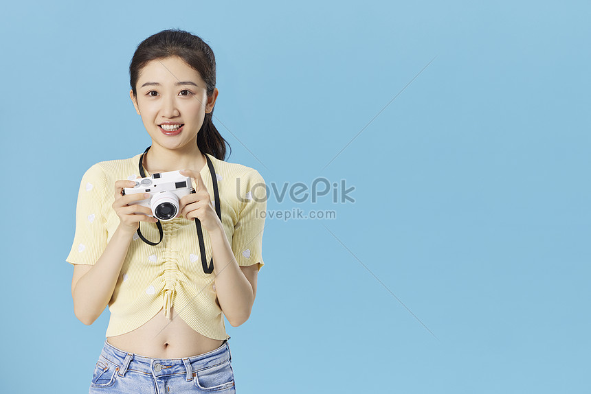 かわいい女の子はカメラの写真を撮りますイメージ 写真 Id Prf画像フォーマットjpg Jp Lovepik Com