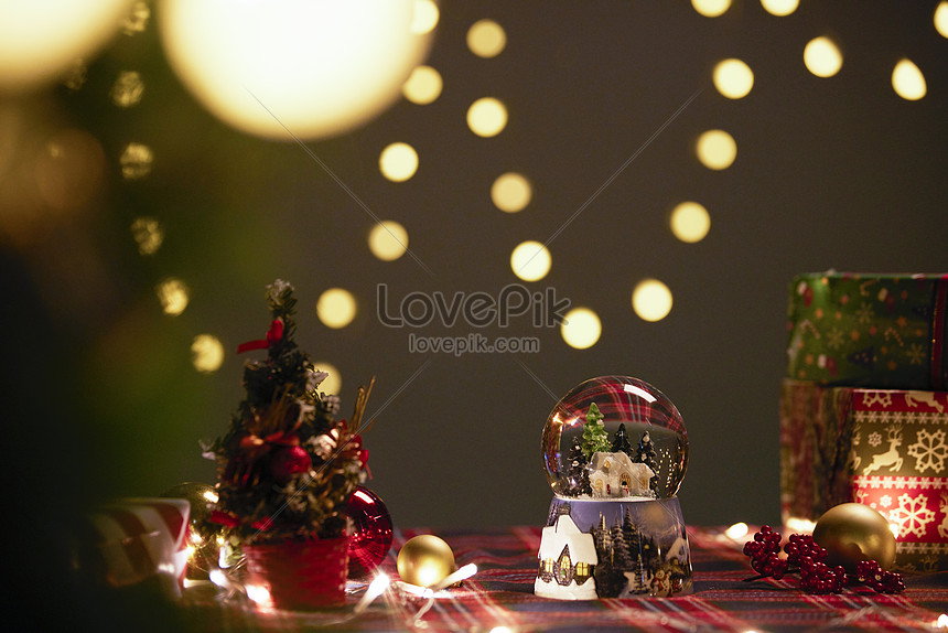 Ảnh Đêm Giáng Sinh: Nếu bạn muốn tìm kiếm những bức ảnh lãng mạn và đẹp mắt về đêm Giáng sinh, thì hãy không quên ghé thăm trang web của chúng tôi. Các hình ảnh này sẽ mang đến cho bạn niềm vui và cảm xúc khó quên.