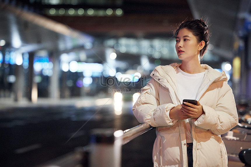 woman travel at night