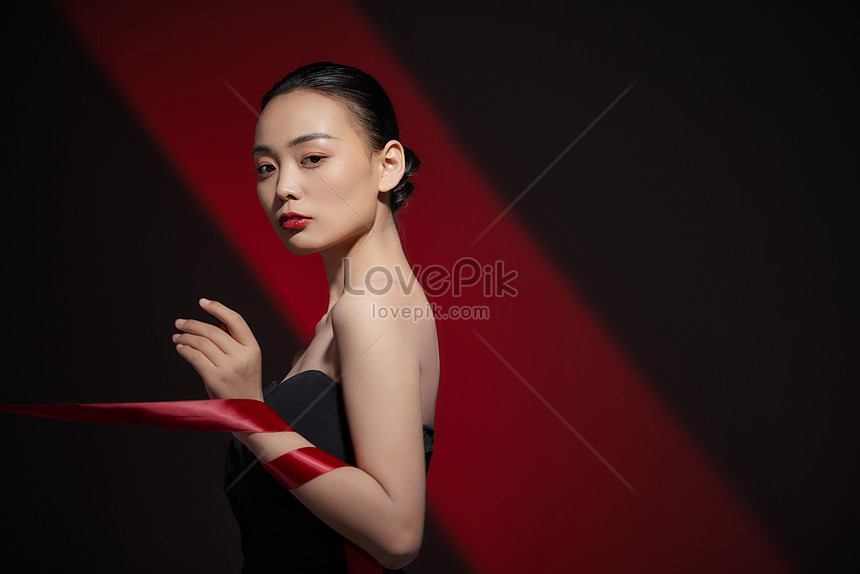 Beautiful Temperament Woman With Arm Wrapped In Ribbon Picture And HD ...