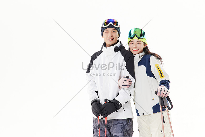 Trượt tuyết – Tận hưởng cảm giác hưng phấn và sảng khoái khi trượt tuyết trên những con đường xuyên suốt cánh rừng trùng điệp tuyết trắng. Đó là hoạt động giúp cả gia đình cùng nhau vui chơi và tận hưởng mùa đông tuyệt vời. Những hình ảnh trượt tuyết đẹp sẽ khiến bạn muốn thực hành ngay lập tức.
