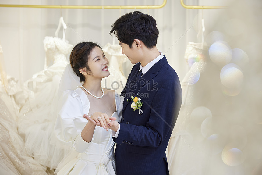Minh Hằng ngọt ngào trong loạt ảnh thử váy cưới | Báo Gia Lai điện tử