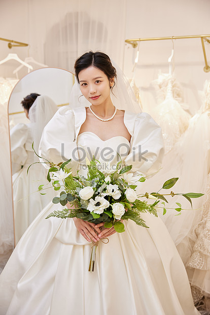 Hình ảnh cô dâu mặc váy cưới sang xịn mịn – Tu Linh Boutique