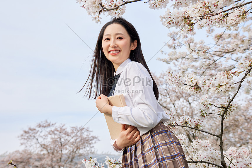 ảnh Cô Gái Hoa Anh đào Mùa Xuân đến Thăm Công Viên Tải Xuống Miễn Phí, ảnh  dễ thương, mô hình, sinh viên đại học đẹp Trên Lovepik