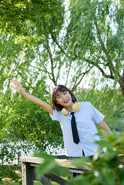 Cute Female Students Say Hello In Graduation Season Picture And HD ...